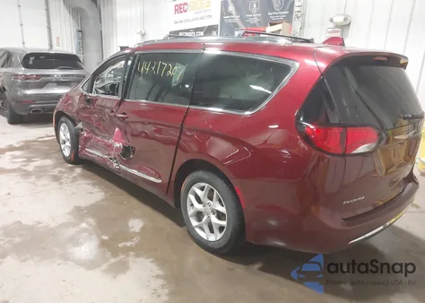 2017 Chrysler Pacifica Touring-L Plus z USA, uszkodzony, nr VIN 2C4RC1EG2HR628766